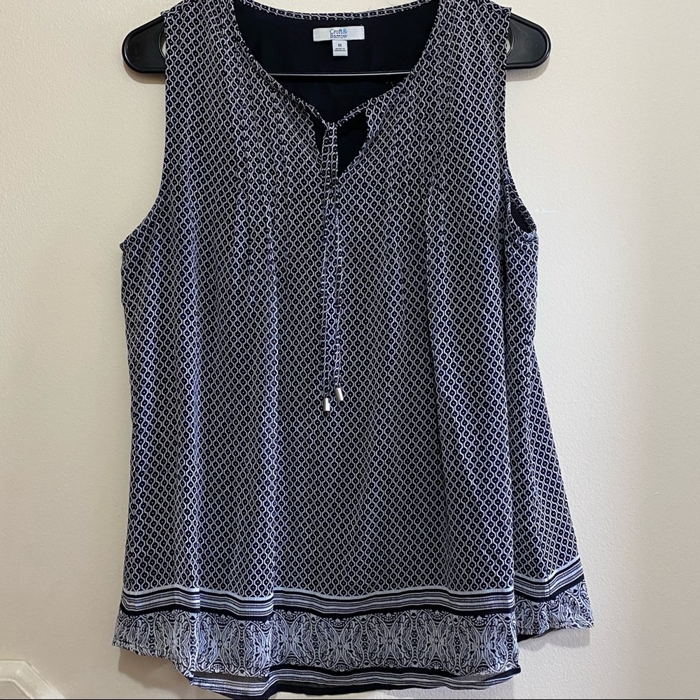 Women’s size medium sleeveless blouse